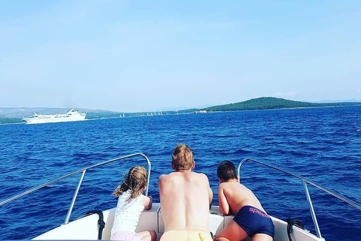 Speedboat Tour to Hvar, Brač & Šolta from Split — Pakleni Islands, Snorkel & Beaches photo 4