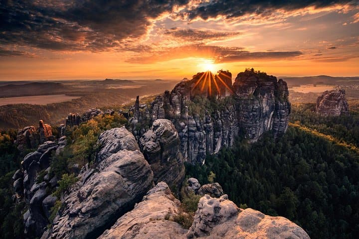 Private Full-Day Tour from Prague to Bohemian and Saxon Switzerland: Pravčická Gate, Edmund Gorge & Bastei Bridge