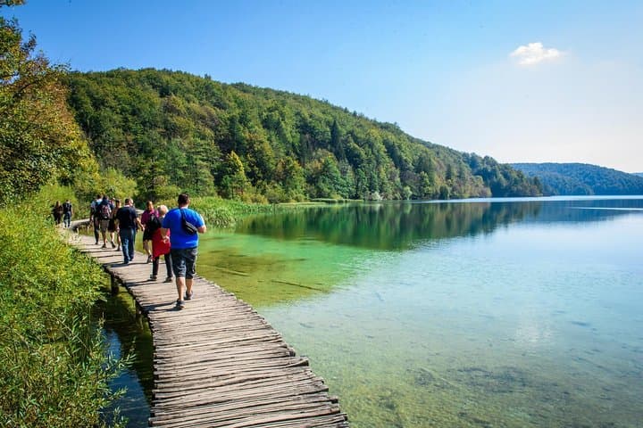 Full-Day Plitvice Lakes Guided Tour from Zagreb — Boardwalks, Boats & Veliki Slap