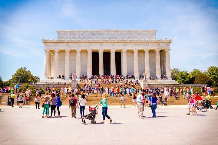 Washington DC Highlights: 4‑Hour Memorials & Museums Small‑Group Tour