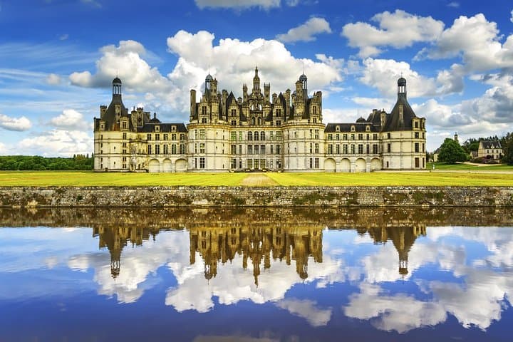 Loire Valley Castles Day Trip from Paris — Chenonceau, Chambord & Amboise with Wine Tasting photo 2