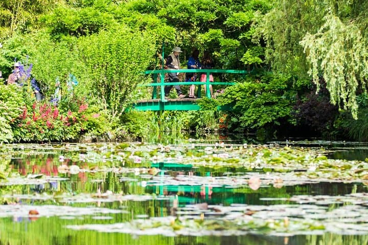 Versailles & Giverny: Timed-Entry Day Trip from Paris to Palaces and Monet’s Garden photo 4