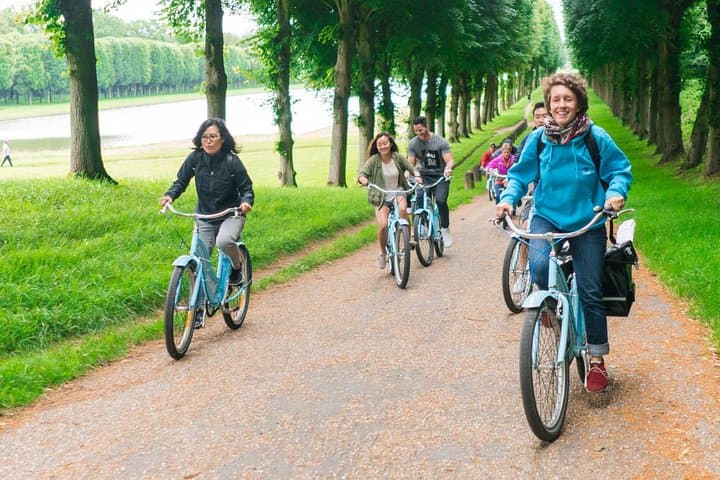 Versailles Bike Tour: Market, Marie-Antoinette Hamlet & Palace Access photo 1