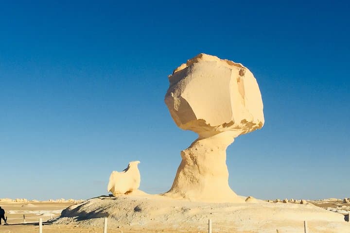 White Desert Overnight: Bahariya Oasis Camping, Crystal Mountain & Black Desert Tour