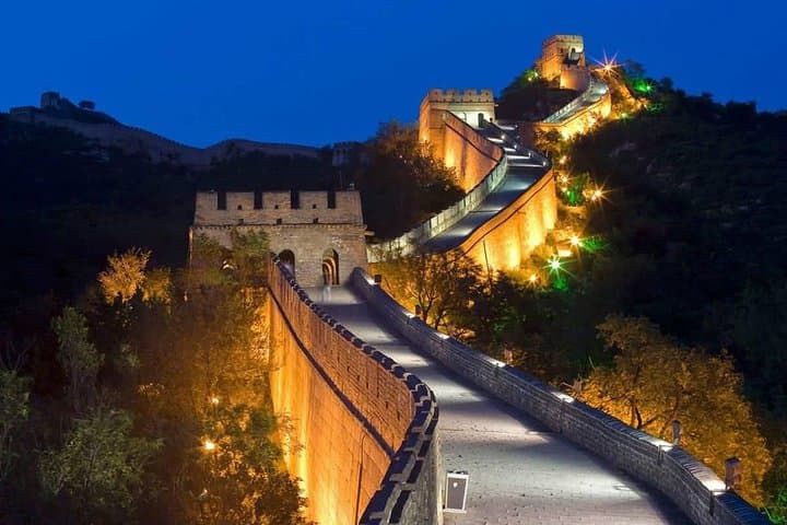 Night Lights at Simatai: Illuminated Great Wall & Gubei Water Town Evening Tour photo 3