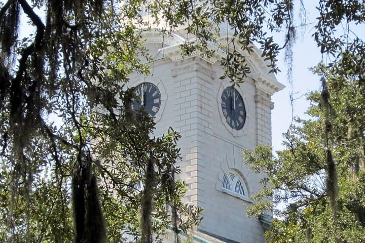 Historic Savannah Guided Walking Tour: Oglethorpe Squares, Architecture & Riverfront Stories photo 2
