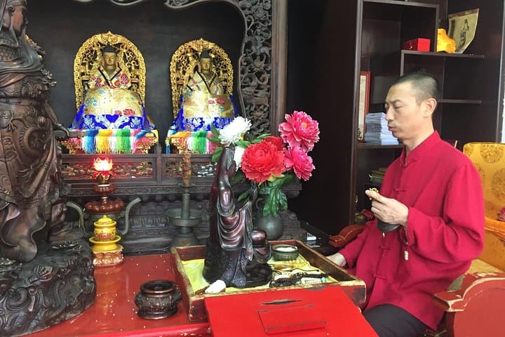 Beijing Lama Temple Monk Blessing & Confucius Temple Walking Tour
