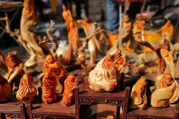 Private Shopping Tour at Panjiayuan Market — Beijing Antique Bazaar