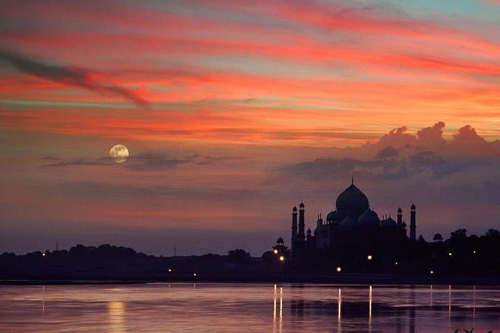 Private Agra City Tour: Taj Mahal, Agra Fort & Mehtab Bagh in One Day photo 1