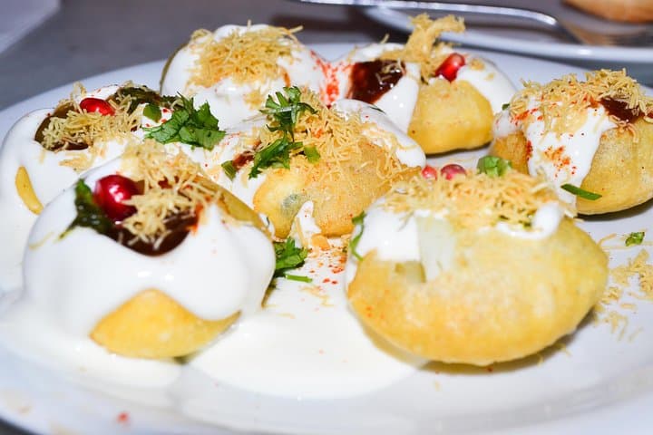 Savor Mumbai: An Evening at Chowpatty Beach with a Culinary Twist