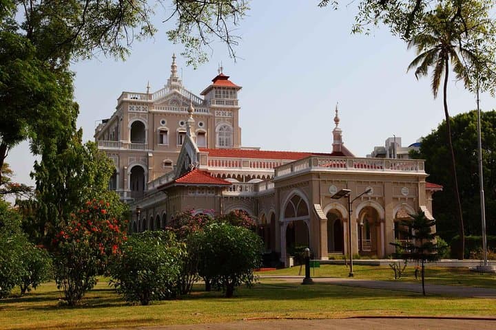 Custom 8-Hour Pune City Tour: Aga Khan Palace, Shaniwarwada & Local Insights