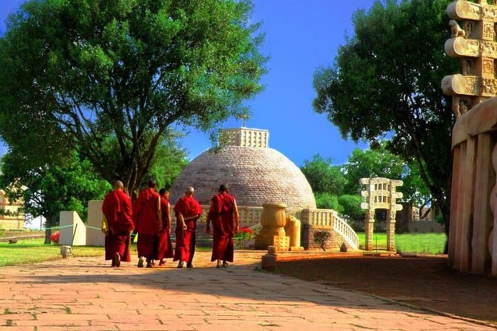 Full-Day Sanchi & Udayagiri Tour from Bhopal: Stupas, Rock-Cut Caves & Gupta Reliefs