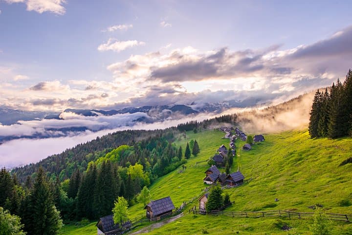Off-the-Grid Pokljuka: Overnight Photo Tour to Zajamniki in Triglav National Park