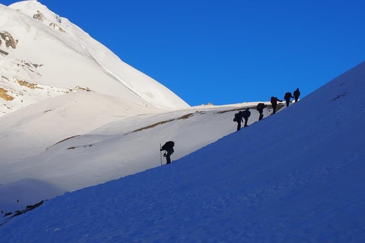 Annapurna Circuit Trek: 14-Day Thorong La Adventure in Nepal photo 4