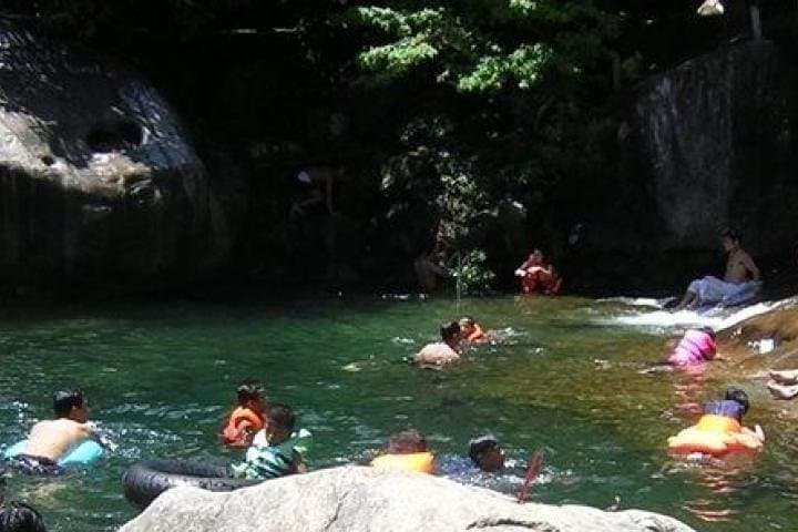 Hue to Hoi An via Hai Van Pass & Elephant Springs — Scenic Private Transfer with Marble Mountains Stop