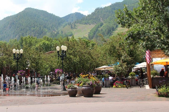 Highlights of Aspen: A 1-Hour Cultural & Scenic Walking Tour photo 1