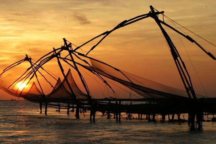 Kochi Heritage & Alleppey Backwater Houseboat Cruise with Kerala Lunch photo 2