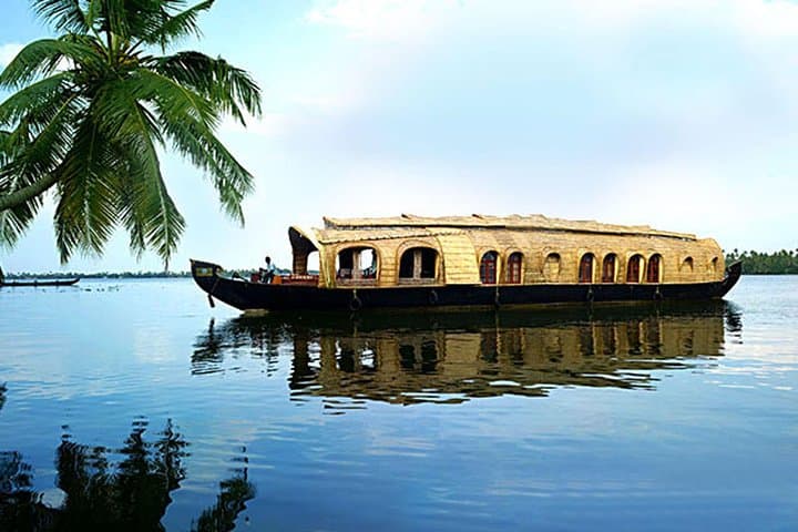 Private Kerala Backwater Houseboat Day Cruise from Kochi photo 2