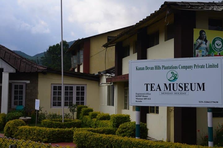 Full-Day Private Munnar Tour from Kochi — Mattupetty Dam, Tea Museum & Spice Plantations photo 2