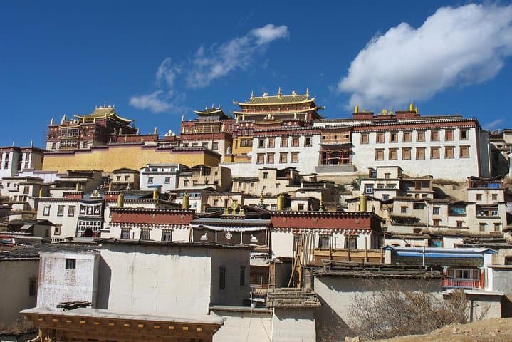 8-Day Private Yunnan Explorer: Stone Forest, Dali, Lijiang & Shangri-La photo 2