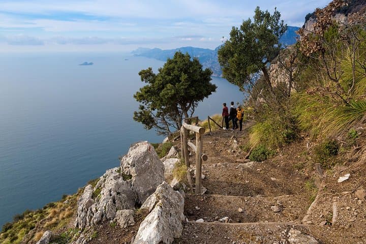 Stress-Free Transfer to the Path of the Gods: Positano to Bomerano Hiking Shuttle photo 2