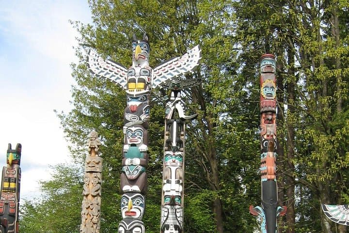 Vancouver City Highlights Private Tour — Waterfront, Granville Island & Stanley Park photo 1