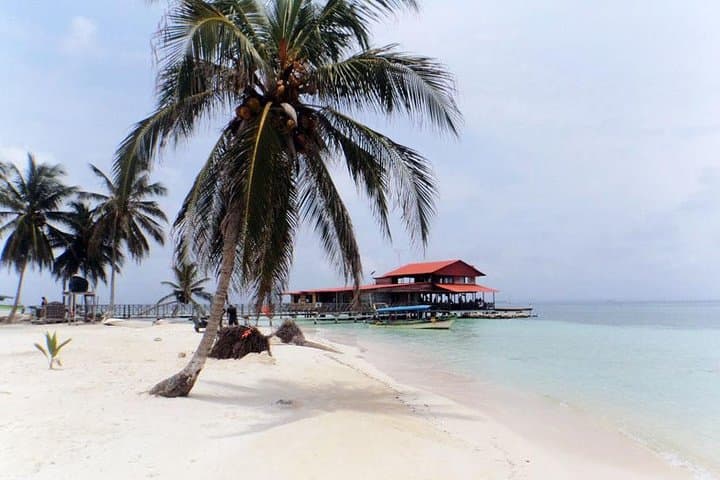 Overwater Bungalow in San Blas: 24 Hours with the Kuna photo 2