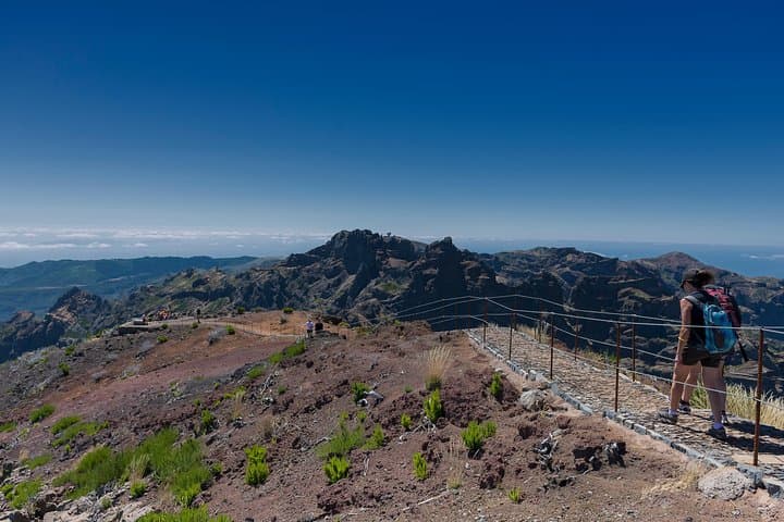 Pico do Arieiro to Pico Ruivo: Hike Madeira's Highest Peaks