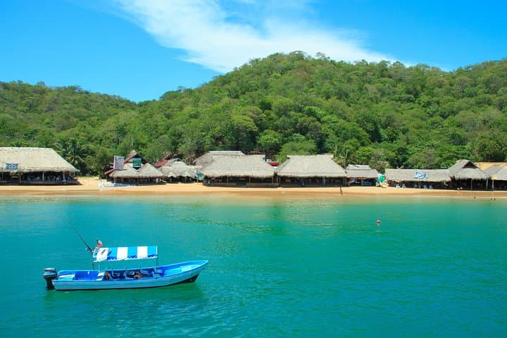 Exploring Huatulco’s Five Bays: Private Panga Cruise to Sierra Madre Vistas & Wildlife