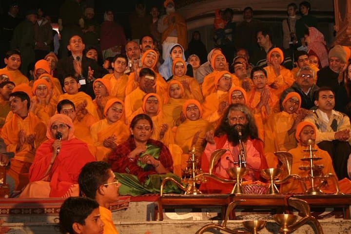 Rishikesh Ganga Aarti Evening Walk: Ashrams, Ghats & Temple Rituals