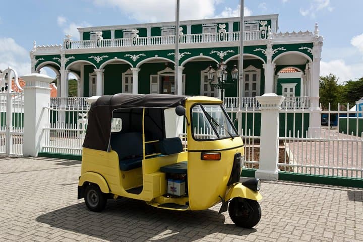 Willemstad TukTuk City Tour: Explore Curaçao’s Colorful Harbor in 60 Minutes