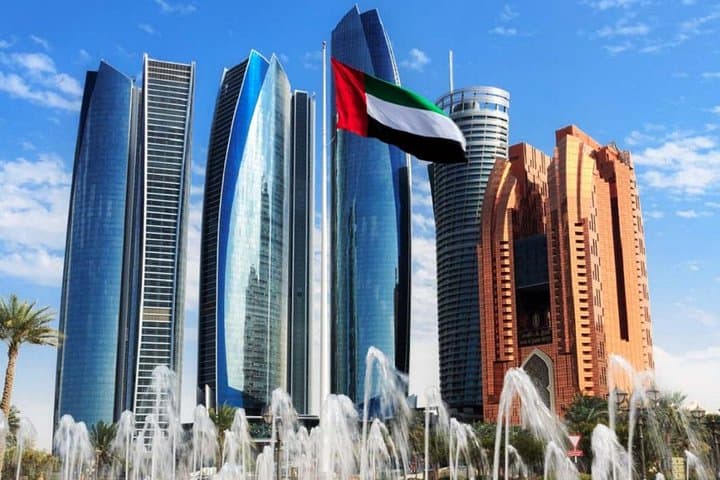 Private Abu Dhabi City Guided Tour: Sheikh Zayed Mosque, Corniche & Yas Island Highlights