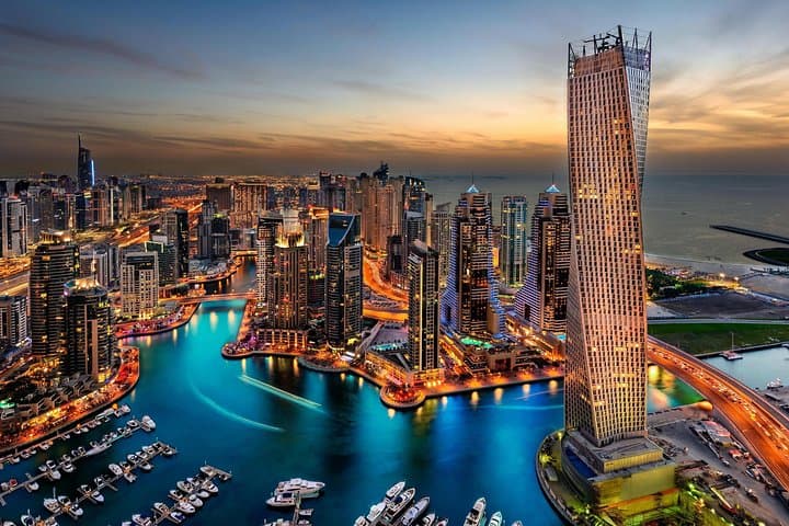 Dubai Like a Local: Private Customized Walking Tour with a Lokafyer