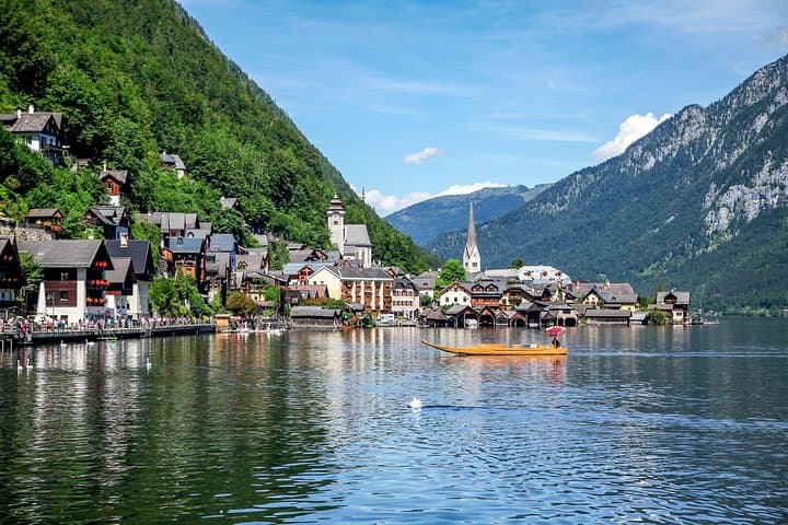 Hallstatt & Salzkammergut Day Trip from Salzburg — Private Lake District Tour photo 4