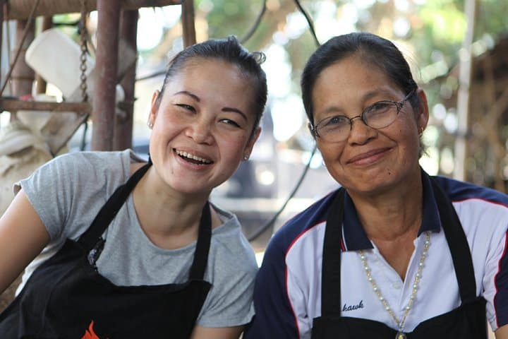 Northern Thai Cooking Class & Market Tour in Lamphun Countryside