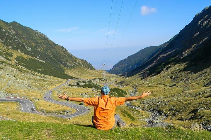 Hike Balea Lake and the Transfagarasan: Day Trek in the Făgăraș Mountains