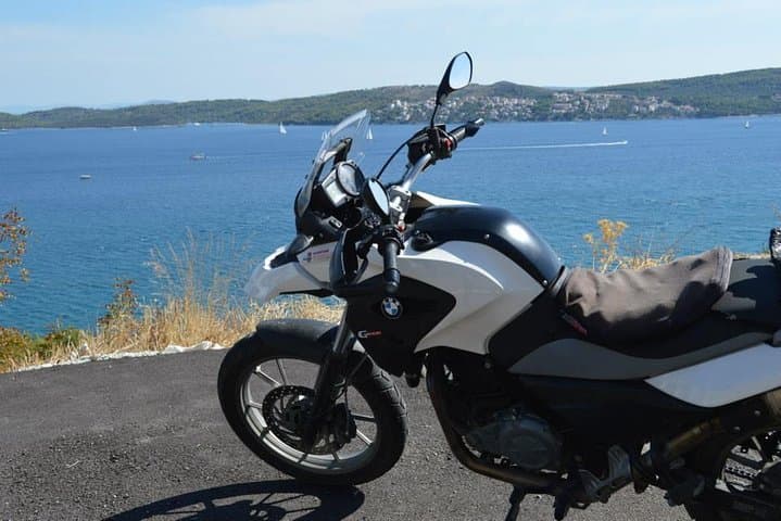 Transylvania on Two Wheels: 650cc Motorbike Rental from Turda photo 1