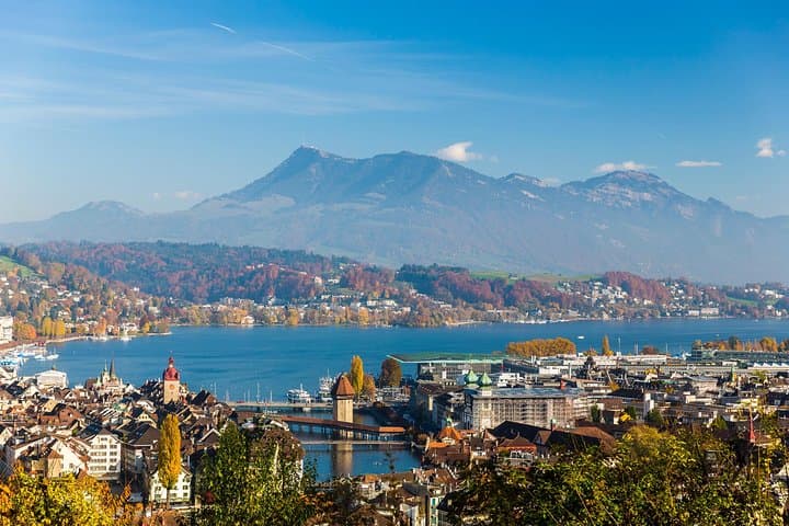 Lucerne Morning Private Walking Tour & Castle Visit