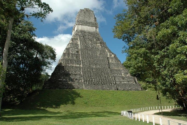 Private Tikal Mayan Ruins Tour from San Ignacio — Full-Day Mayan City with Lunch photo 2