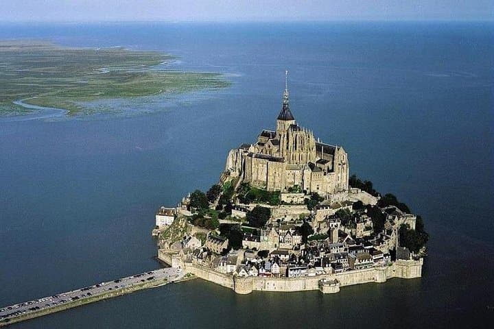 Mont-Saint-Michel Private Day Trip from Paris: Abbey, Tides & Practical Tips photo 2
