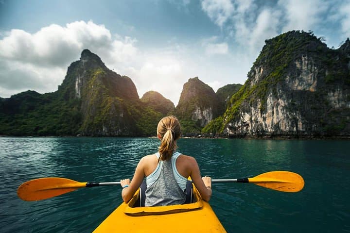 Luxury Day Cruise to Ha Long & Lan Ha Bay with Kayaking, Caves & Cooking Class photo 2
