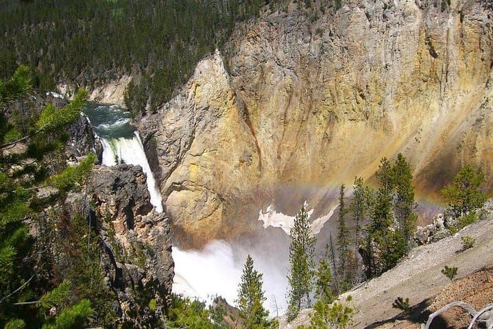Gentle Yellowstone River Float: 6-Mile Scenic Trip from Gardiner photo 2