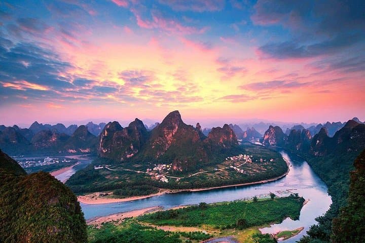 Private Guilin Day Tour: Xianggong Hill & Li River Bamboo Raft Experience photo 2