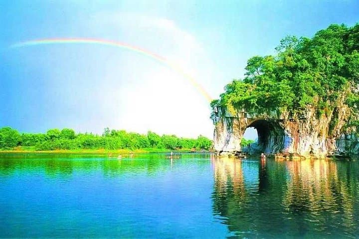 Guilin Day Tour: Elephant Trunk Hill, Fubo Hill & Reed Flute Cave