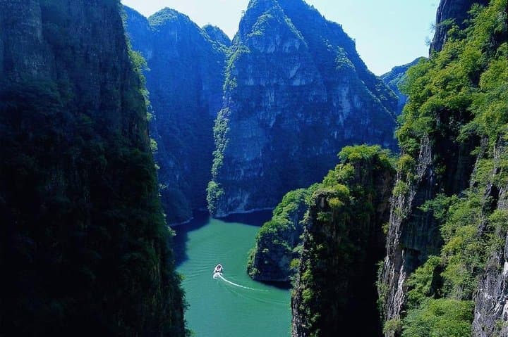 Private 2-Day Beijing Tour: Mutianyu Great Wall & Longqing Gorge photo 2