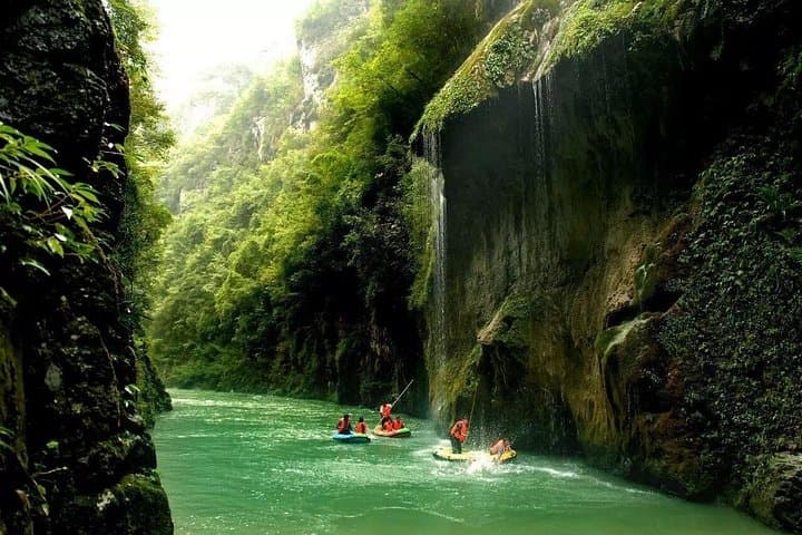 Explore Hoer Tiankeng & Nanjiang Grand Canyon: A Private Day Tour from Guiyang