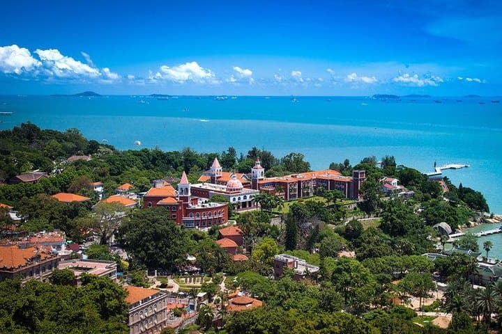 Explore Gulangyu Island and Xiamen's Cultural Streets: Private Day Tour photo 1