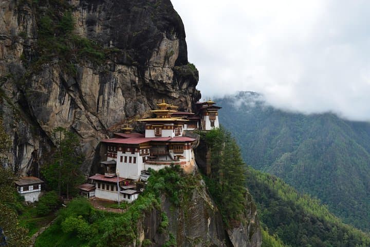 Bhutan Walking Holidays: Beyond the Clouds — Paro, Thimphu & Punakha Circuit photo 4
