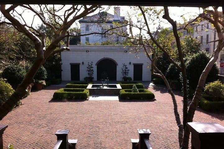 Exploring Savannah’s Historic District: A Walking Tour Through Time and Culture photo 2