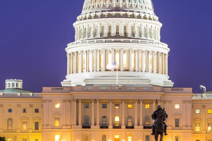 Private Multilingual Washington DC City Tour: Monuments, Neighborhoods & Photo Stops photo 2